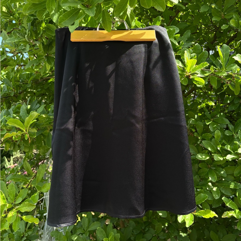 Dana Buchman Classic Black A-Line Skirt